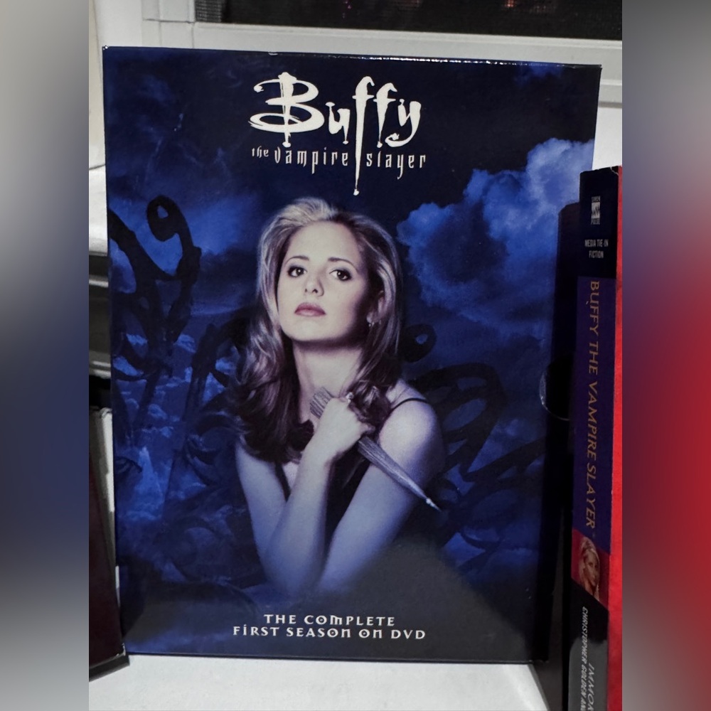 🧛‍♀️✨ HOST PICK ✨🧛‍♀️Exclusive Buffy the Vampire Slayer Ultimate Bundle ✨🧛‍♀️ - Picture 4 of 16